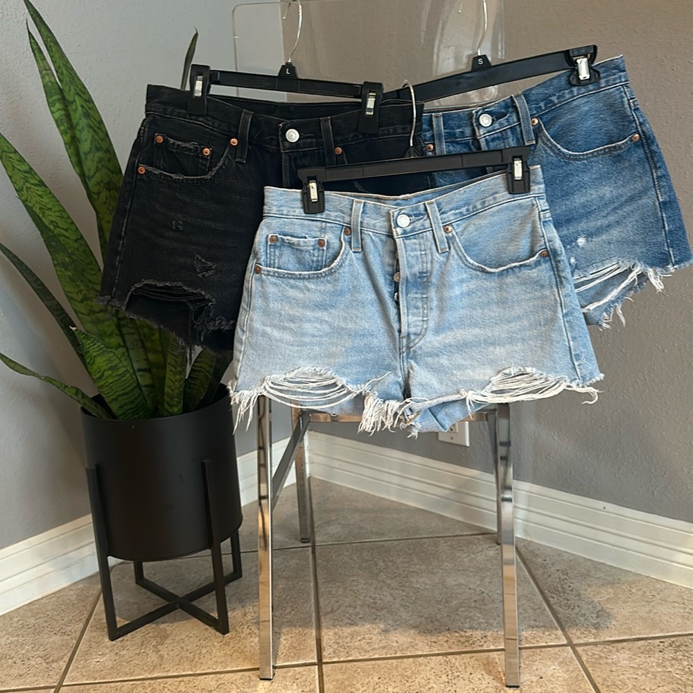 Bundle of 3 Levi’s 501 Denim Shorts — 27
